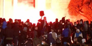 Sot Klodin, nesër ty dhe mua – Σήμερα ο Κλόντι, αύριο εσύ κι εγώ