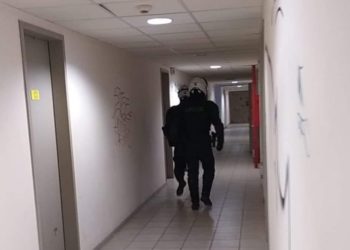 Πριν την αστυνομία στις σχολές, στέλνουν την αστυνομία στα σπίτια μας