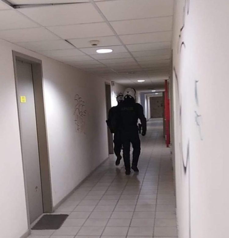 Πριν την αστυνομία στις σχολές, στέλνουν την αστυνομία στα σπίτια μας