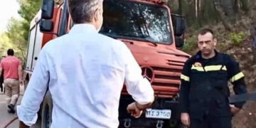 Όσο καταστρέφουν, απειλούν & κρύβονται, εμείς στεκόμαστε στο πλευρό της κοινωνίας.