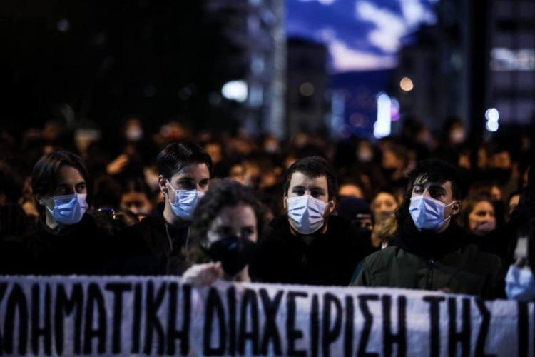 Για την εξοργιστική αύξηση του κατώτατου μισθού