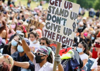 Λίγες λέξεις για μια αναγκαία αναμέτρηση