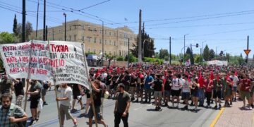 Εξώ η αστυνομία από τα Πανεπιστήμια. Όχι στον νέο νόμο πλαίσιο