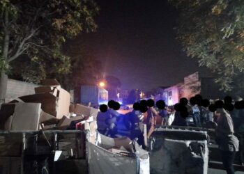 Αλληλεγγύη στους κατοίκους της δομής του Ελαιώνα