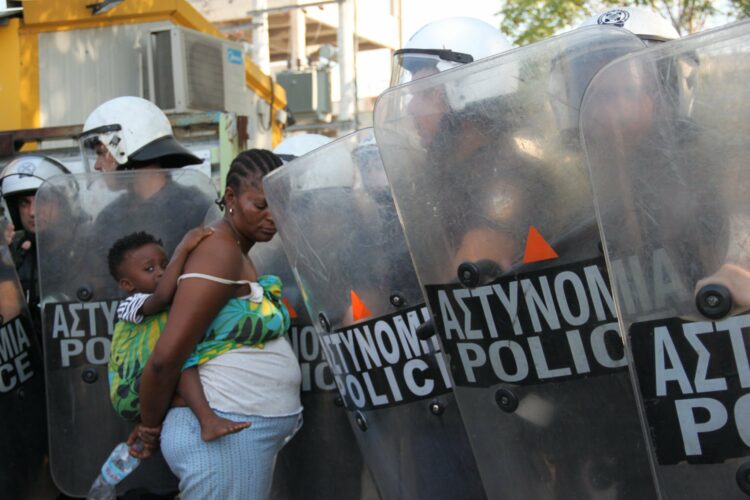 Κάτω τα χέρια από τον Ελαιώνα!