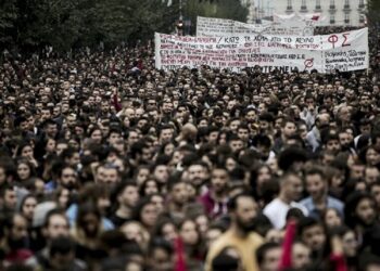 Η δικιά μας αριστερά δεν ξέρει τι πάει να πει ομίχλη και σκοτάδι, τα φτιάχνει όλα στο φως.