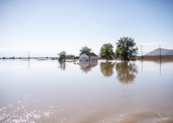 Οι πλημμύρες ως ευκαιρία για πλημμύρα ιδιωτικοποιήσεων