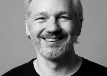 Ο Τζούλιαν Ασάνζ είναι ελεύθερος!