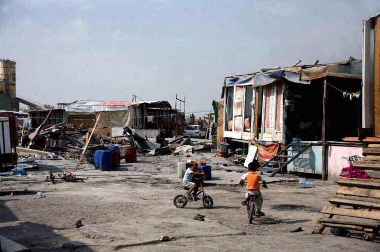 Αόρατοι άνθρωποι σε αόρατους τόπους