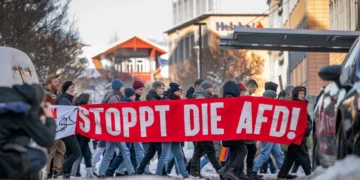 Ενάντια στο ακροδεξίο δηλητήριο: Ζούμε μαζί, δουλεύουμε μαζί.