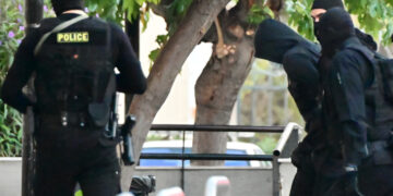 Κανείς Μόνος Απέναντι στις Κρατικές Σκευωρίες – Όχι στο Κυνήγι Μαγισσών