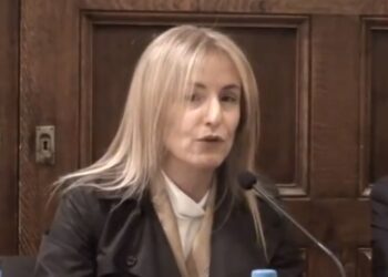 Έναντι στη συνεχιζόμενη στοχοποίηση της μαχόμενης δικηγόρου Άννυς Παπαρούσσου και την αστυνομική τιμωρητική πρακτική των προκρατήσεων