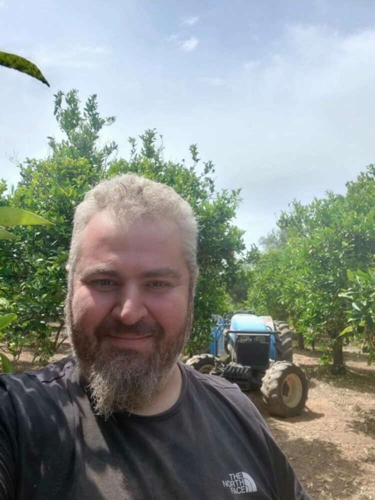 Για τον αγαπημένο μας σύντροφο, Μανώλη Βαρουξάκη