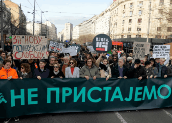 Από το Νόβι Σάντ στα Τέμπη