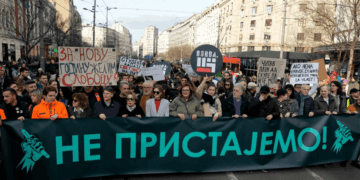 Από το Νόβι Σάντ στα Τέμπη