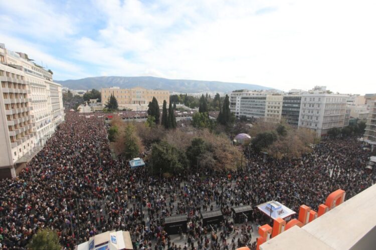 Δύο χρόνια χωρίς δικαιοσύνη για το έγκλημα των Τεμπών