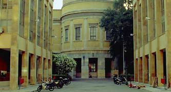 Οι αγώνες δεν εκκενώνονται.