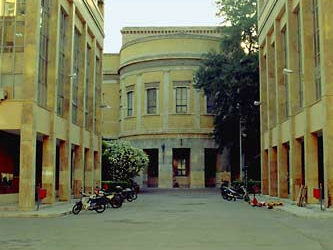 Οι αγώνες δεν εκκενώνονται.