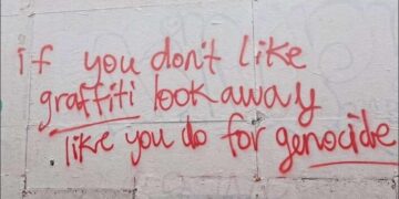 Σε πολύχρωμα ιδρύματα, που φωνάζουν απέναντι σε έναν μουντό κόσμο.